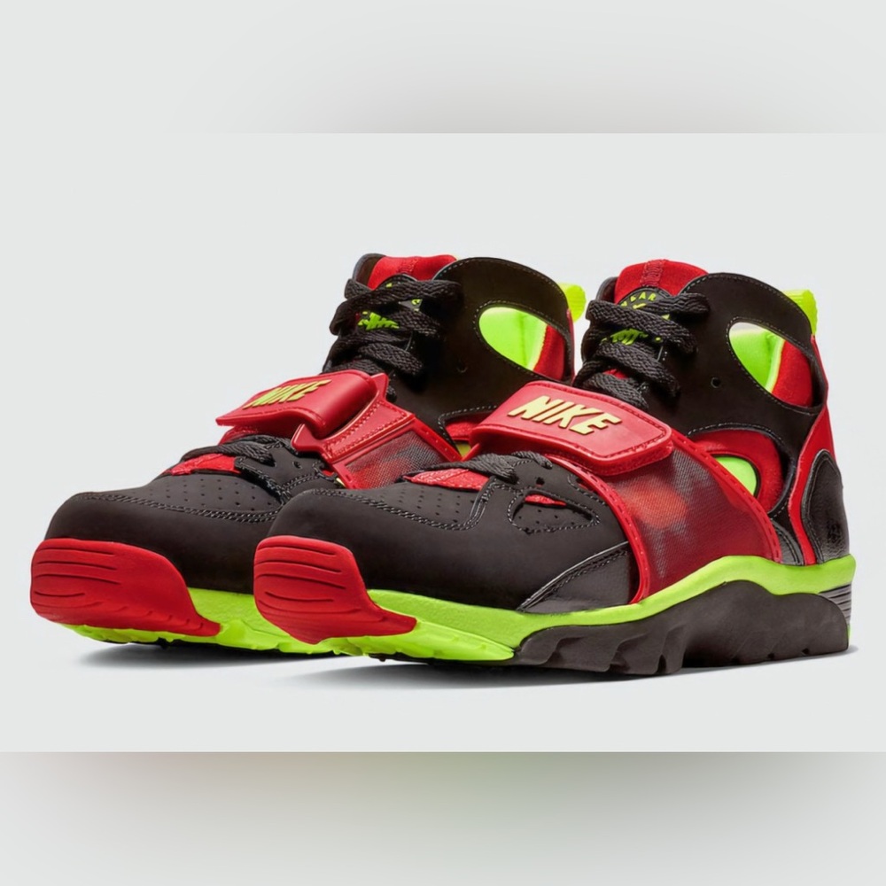 Men’s Nike Huarach sneakers